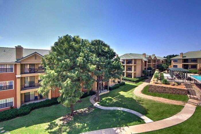 800 W Royal Ln #C1 - Photo 2 of 30