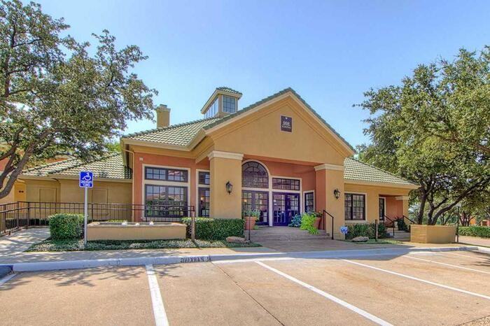 800 W Royal Ln #C2 - Photo 4 of 31