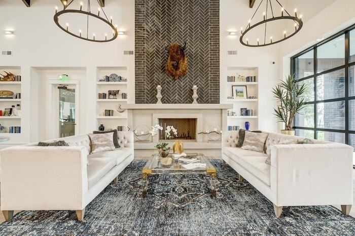 14199 N Interstate 35 #C1 - Photo 3 of 17