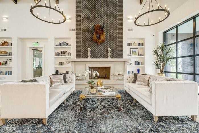 14199 N Interstate 35 #B4 - Photo 3 of 20