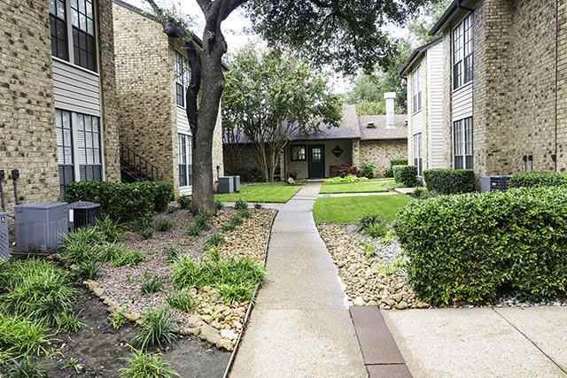 2046 N Shiloh Rd #B3 - Photo 7 of 36