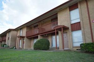 featured image of 811 N Plymouth Rd #E1