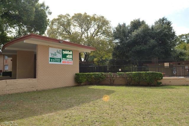 811 N Plymouth Rd #E1 - Photo 2 of 26