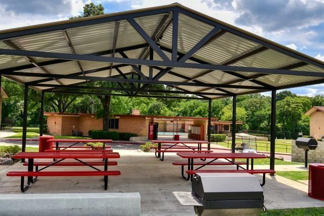 811 N Plymouth Rd #E1 - Photo 4 of 26