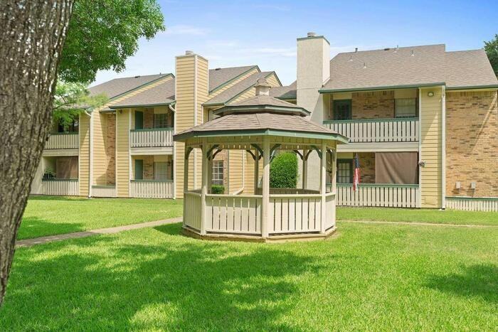 1600 Amelia Ct #B1 - Photo 2 of 4