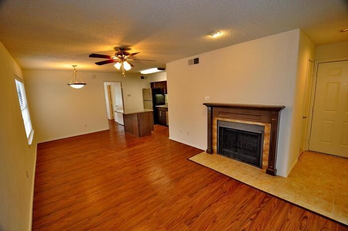 6910 Skillman St #B3 - Photo 6 of 21