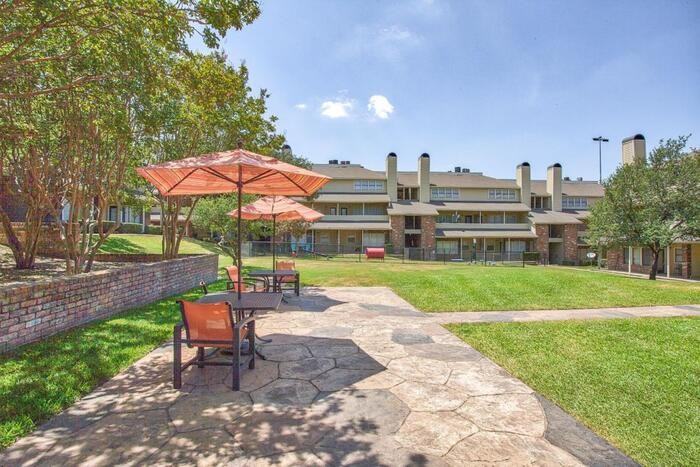 1901 Pinehurst Ln #C3 - Photo 3 of 36