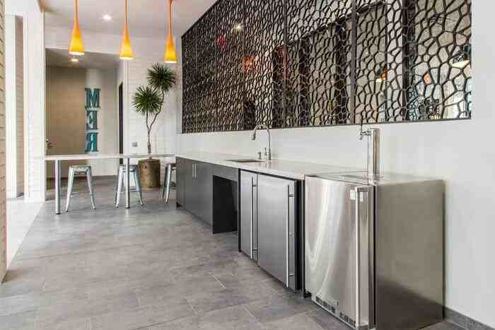 1621 E 6th St #B3 - Photo 4 of 23