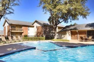 6300 Roundrock Trl #B2 - Photo 1 of 1