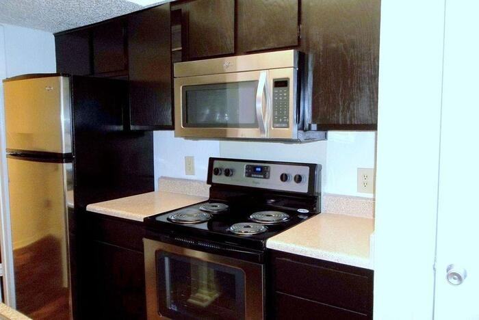 5200 Meadowcreek Dr #B6 - Photo 7 of 18