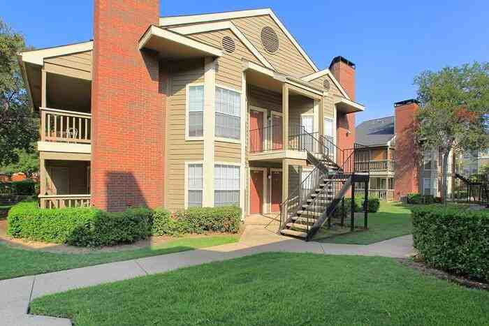 4753 Old Bent Tree Ln #B1 - Photo 3 of 30