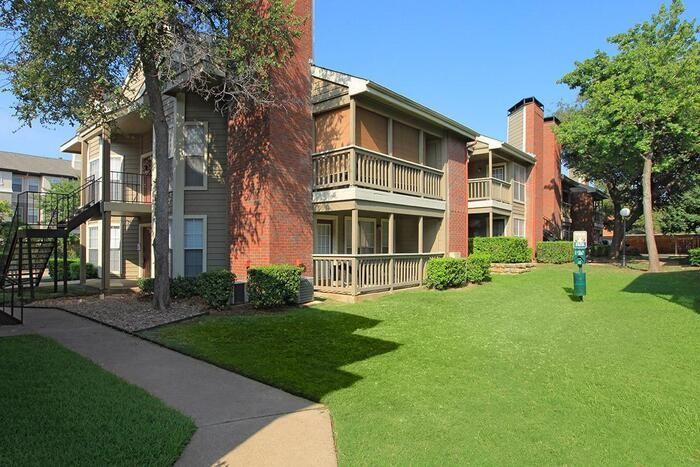 4753 Old Bent Tree Ln #B4 - Photo 2 of 33