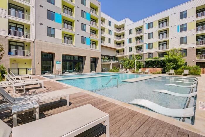 609 Clayton Ln #C8 - Photo 2 of 33