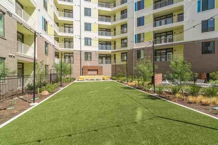 609 Clayton Ln #B3 - Photo 7 of 28