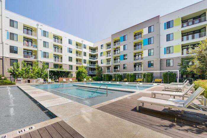 609 Clayton Ln #A3 - Photo 3 of 28