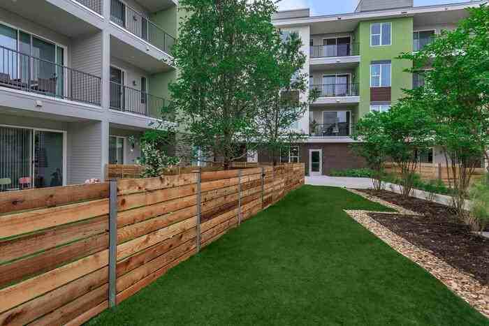 4711 E Riverside Dr #C2 - Photo 7 of 49