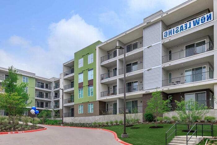 4711 E Riverside Dr #C3 - Photo 6 of 49