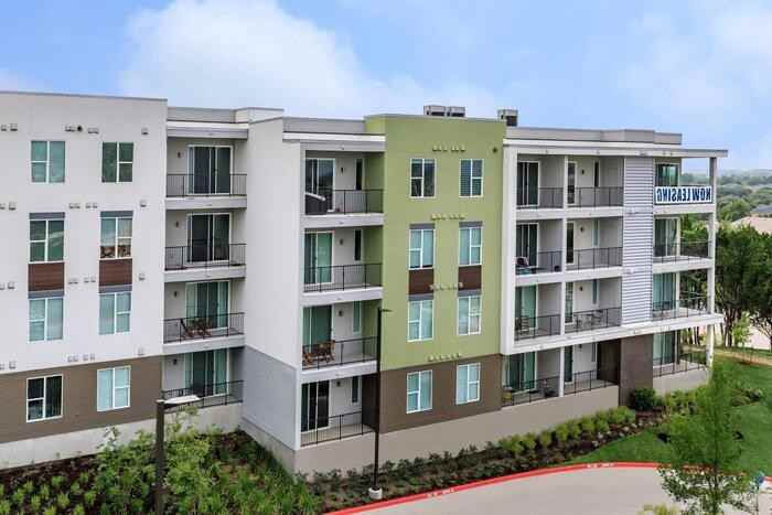 4711 E Riverside Dr #C7 - Photo 4 of 49