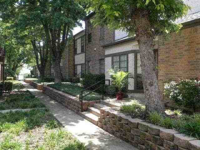 2730 Oak Tree Dr #C2 - Photo 3 of 15