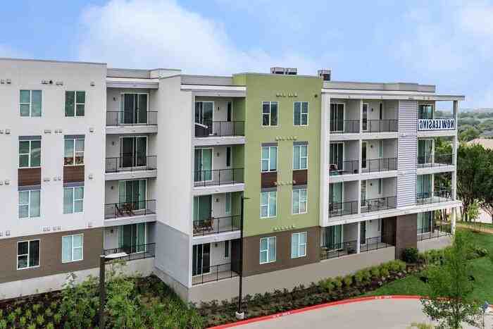 4711 E Riverside Dr #B5 - Photo 4 of 44