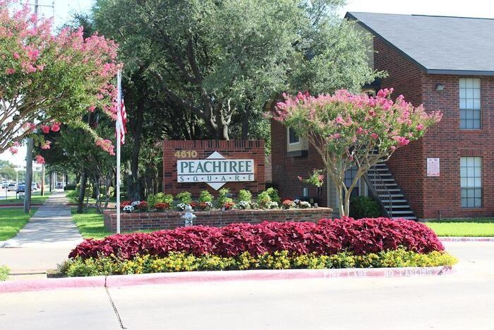 4610 Saturn Rd #B1 - Photo 2 of 12