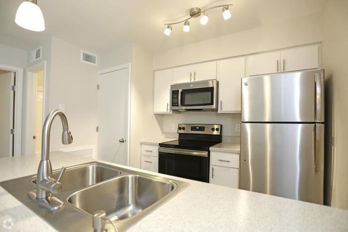 1930 Atlantic St #A1 - Photo 6 of 13