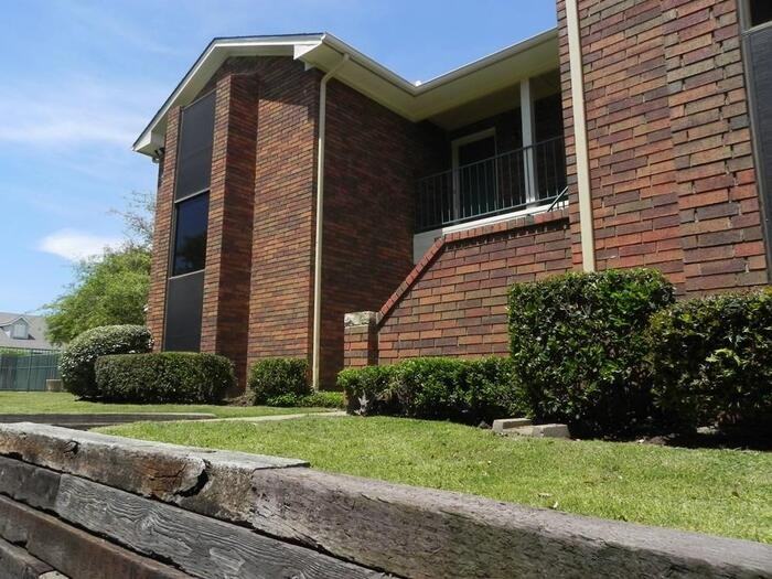 3720 Oates Dr #C2 - Photo 4 of 31