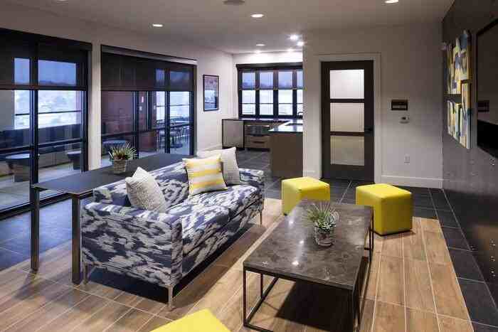 2400 E 6th St #B1 - Photo 5 of 17