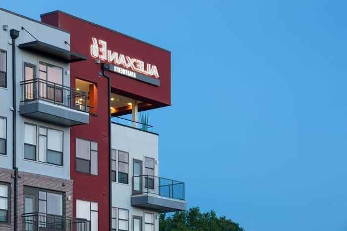 2400 E 6th St #B4 - Photo 2 of 20