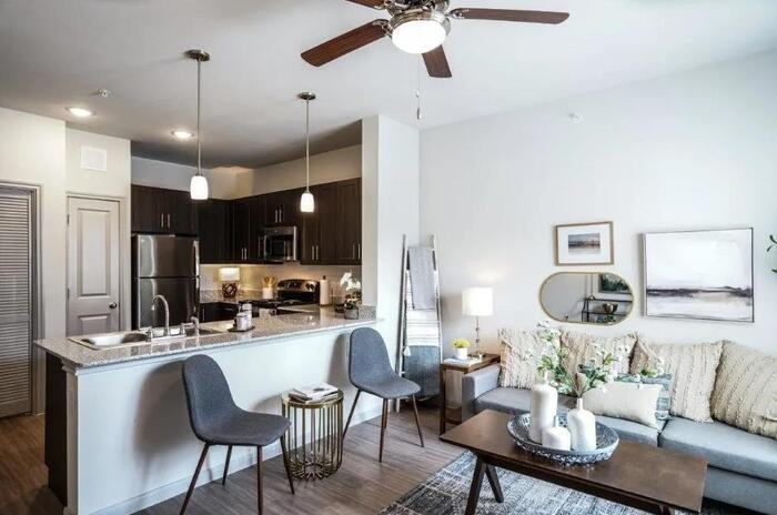 618 El Rio St #D3 - Photo 2 of 10