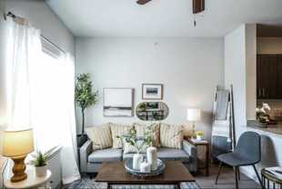 618 El Rio St #B2 - Photo 1 of 1