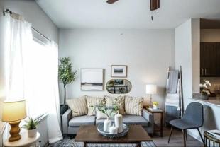 618 El Rio St #B6 - Photo 1 of 1