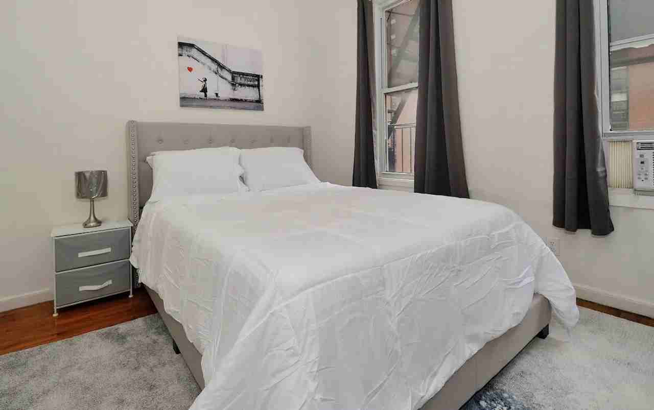 1762 2nd Ave #1323941P - Photo 4 of 12