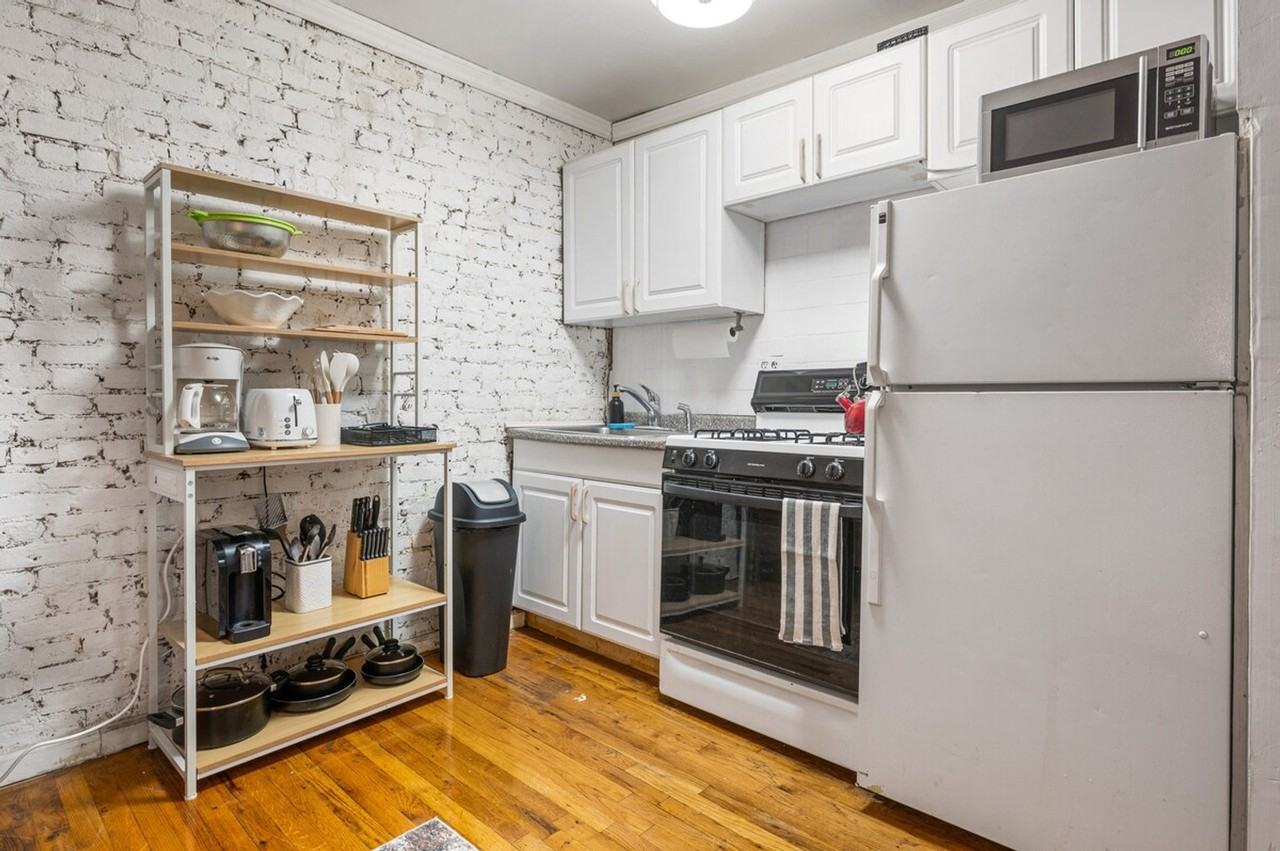 393 8th Ave #1323927P - Photo 3 of 18