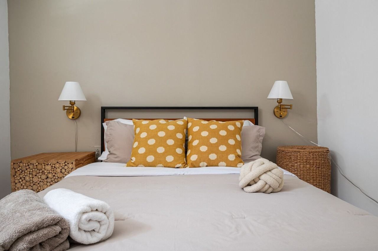 393 8th Ave #1323927P - Photo 5 of 18