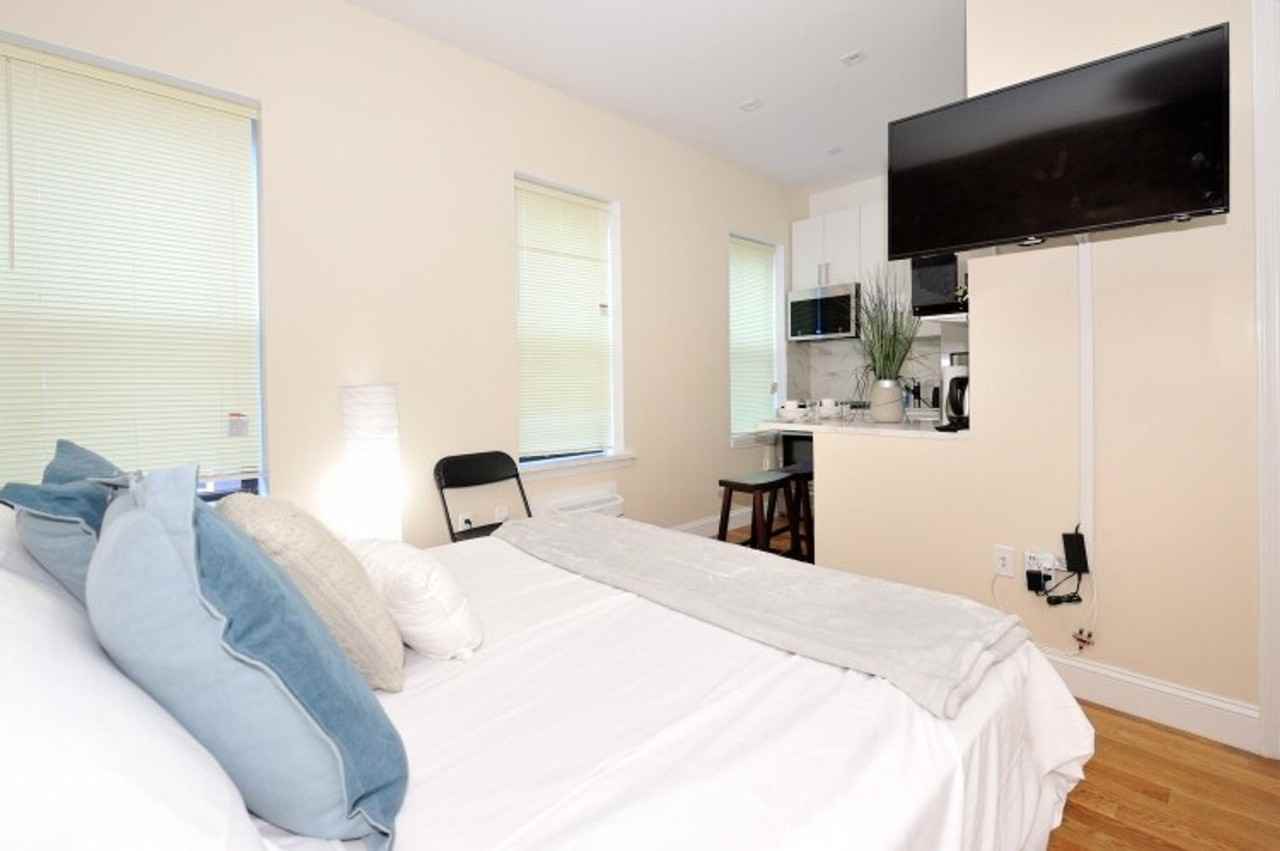 237 Sullivan St #1323956P - Photo 2 of 12