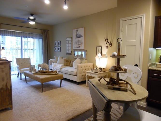 515 E Slaughter Ln #B7 - Photo 5 of 18