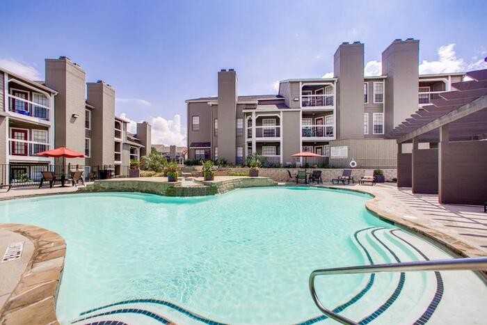 1000 San Jacinto Dr #B5 - Photo 2 of 14