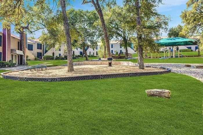 2222 Graycliff Dr #B6 - Photo 6 of 21