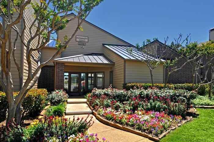 4111 Polaris Dr #B1 - Photo 5 of 25