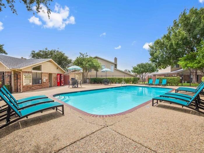 1737 E Frankford Rd #C1 - Photo 2 of 7