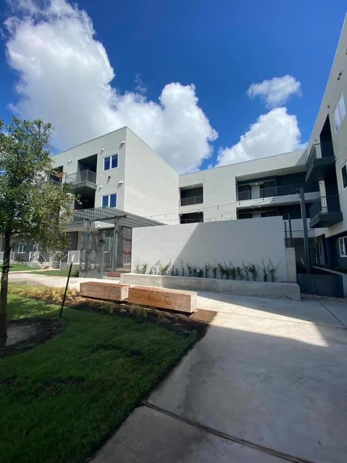 1809 Social Dr #B1 - Photo 2 of 7