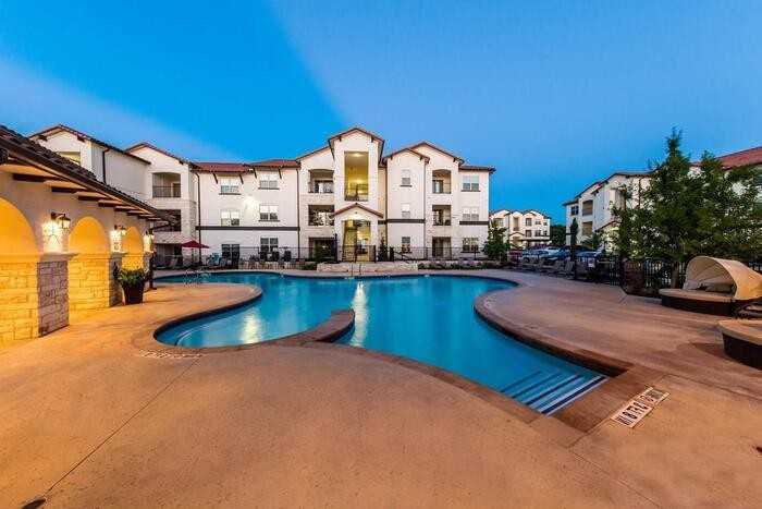 1701 Oak Hill Ln #B1 - Photo 4 of 25