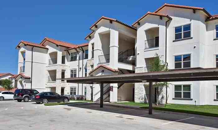 1701 Oak Hill Ln #B2 - Photo 3 of 26