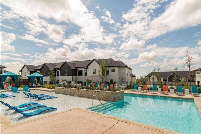 16760 Ronald W Reagan Blvd #D2 - Photo 5 of 27