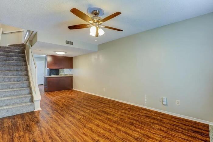 713 W Center St #C1 - Photo 5 of 15