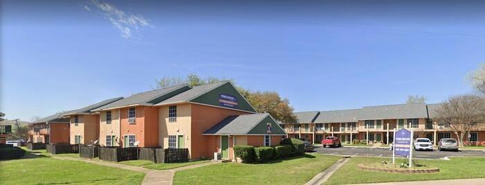 909 E Centerville Rd #D1 - Photo 4 of 5