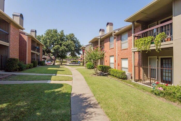 2525 Bolton Boone Dr #C1 - Photo 5 of 34