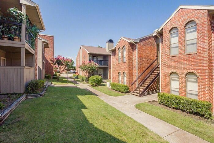 2525 Bolton Boone Dr #C1 - Photo 7 of 34