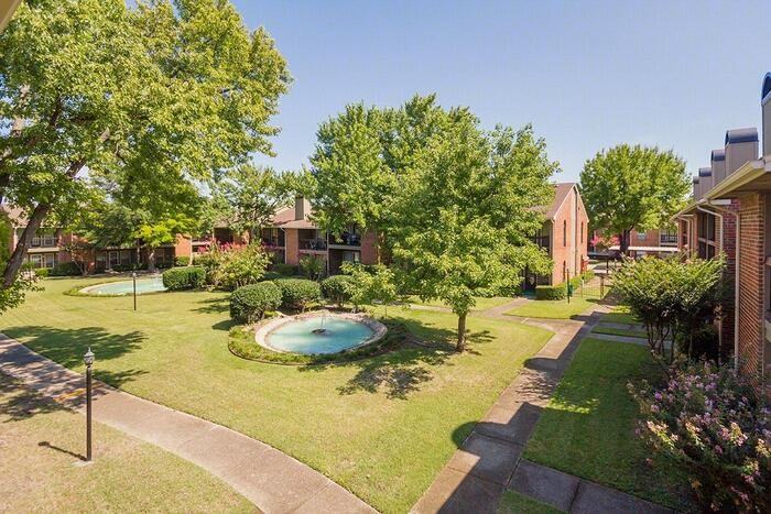 2525 Bolton Boone Dr #B4 - Photo 2 of 37